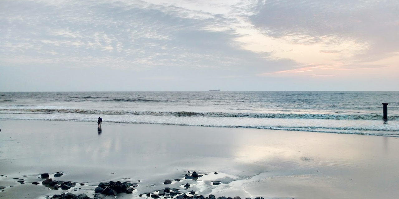 surat-suvali-beach-and-dumas-beach-close-due-to-heavy-rain-alert