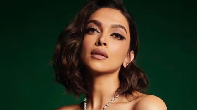 take-inspiration-from-bollywood-actresses-for-trendy-eyeliner