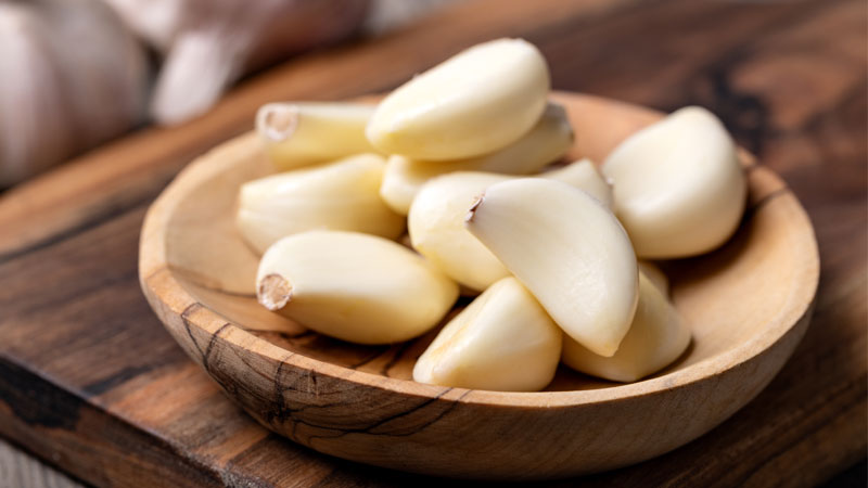 eating-two-garlic-every-day-on-empty-stomach-this-diseases-will-go-away