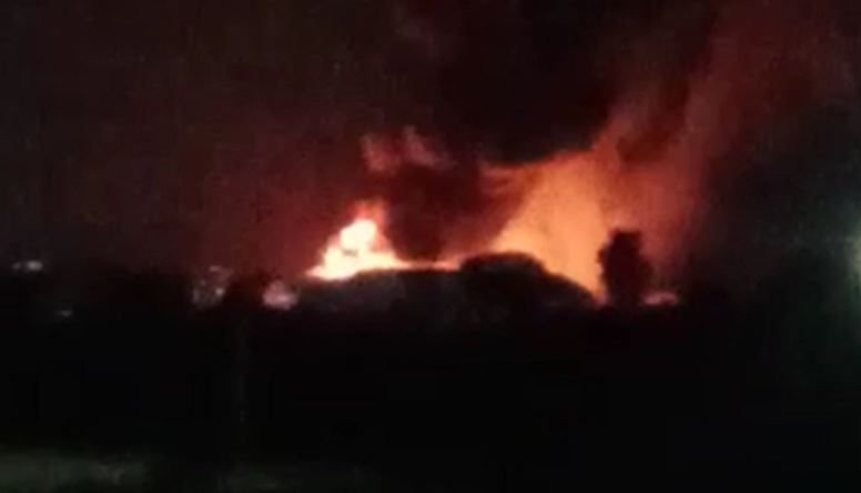 fire-at-company-on-vadodara-halol-road-blast-no-casualty
