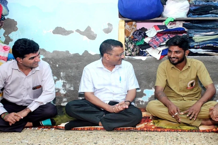 Arvind Kejriwal, the Chief Minister of Delhi who came to Ahmedabad, dined there with the rickshaw puller!
