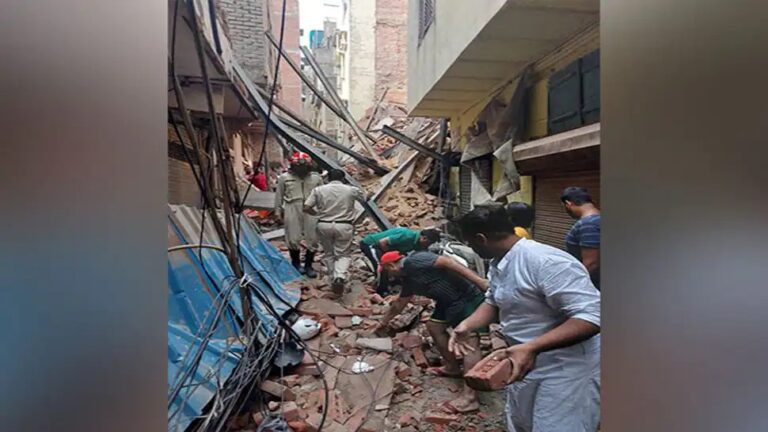 Big tragedy! 3 killed as under-construction building collapses in Delhi's Azad Market