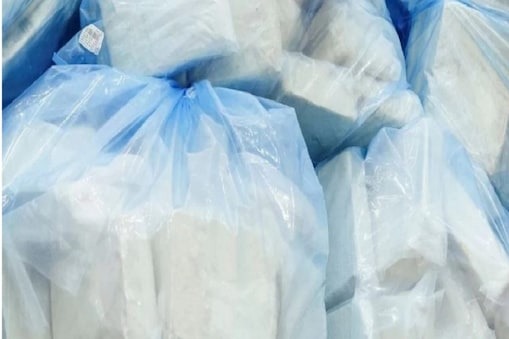 Drugs caught from the coast of Gujarat once again! 200 crores seized by ATS and Coast Guard