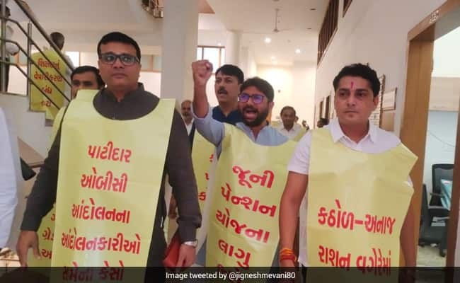 Uproar in the Legislative Assembly for the second consecutive day! On the Lumpy Virus issue, the opposition staged a walkout with loud slogans