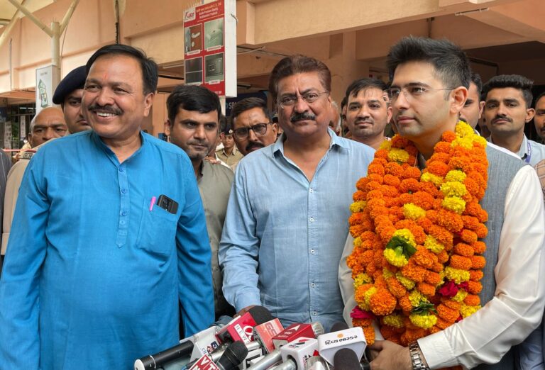 AAP leaders stay in Gujarat: Sisodia-Chaddha currently in Siddhapur and Rajkot, Kejriwal-Mann will come to Gujarat tomorrow