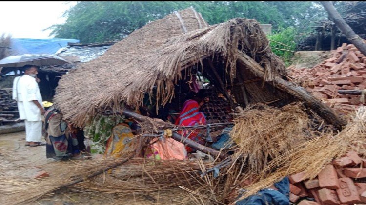Four brothers and sisters without parents died after a wall collapsed due to heavy rain in UP's Etawah.