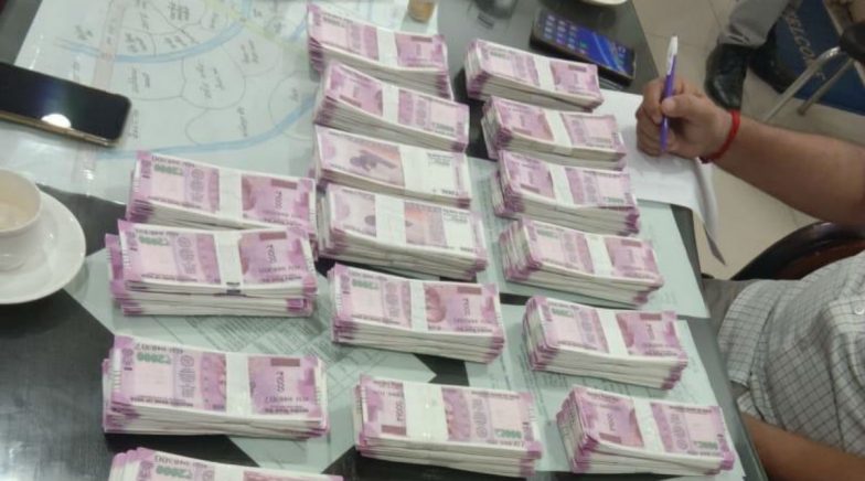 Cash amount of 5 crore 94 lakhs seized from Rajasthan border! Four people from Ahmedabad were detained