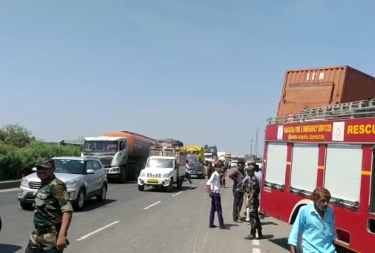 Gambakhwar accident in Vadodara! 10 killed including two children when the truck crushed the block
