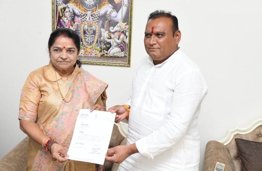 Big news of Gujarat politics! Veteran Congress leader Harshad Ribadia resigned