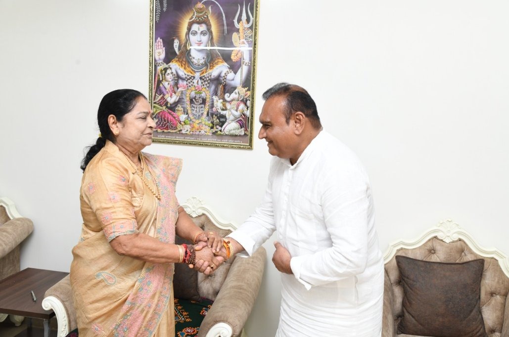 Big news of Gujarat politics! Veteran Congress leader Harshad Ribadia resigned