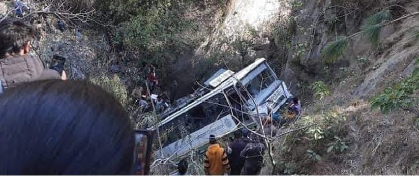 A big tragedy happened in Uttarakhand! 25 people were killed when a bus full of passengers plunged into the valley