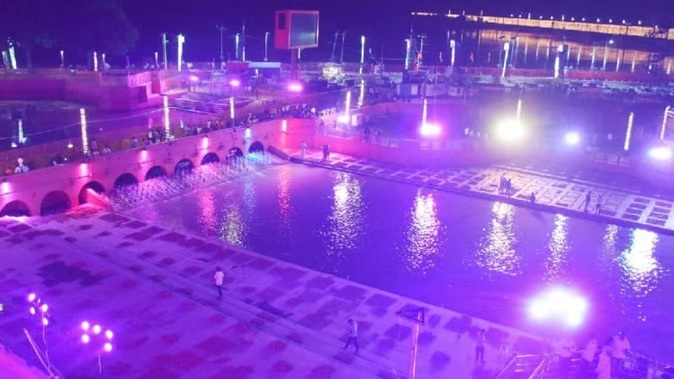 Ayodhya lit up with lights, the city became beautiful with the hymns and praises of Lord Rama! A grand Dipotsava will be held tomorrow