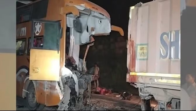 15 people died in a bus accident in Madhya Pradesh's Rewa last night!