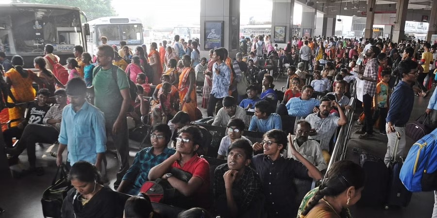 Diwali is native! Ahmedabad Bus-Railway Station was crowded with passengers on their way home during the holidays