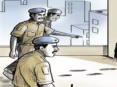 In Ahmedabad, fake police slapped the face of a young man to celebrate Diwali