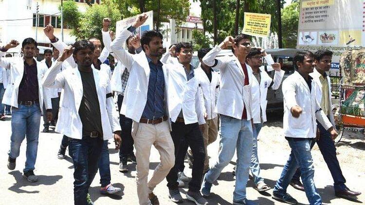 Another movement has ended in Gujarat! The government ended the health workers' strike by agreeing on all the issues