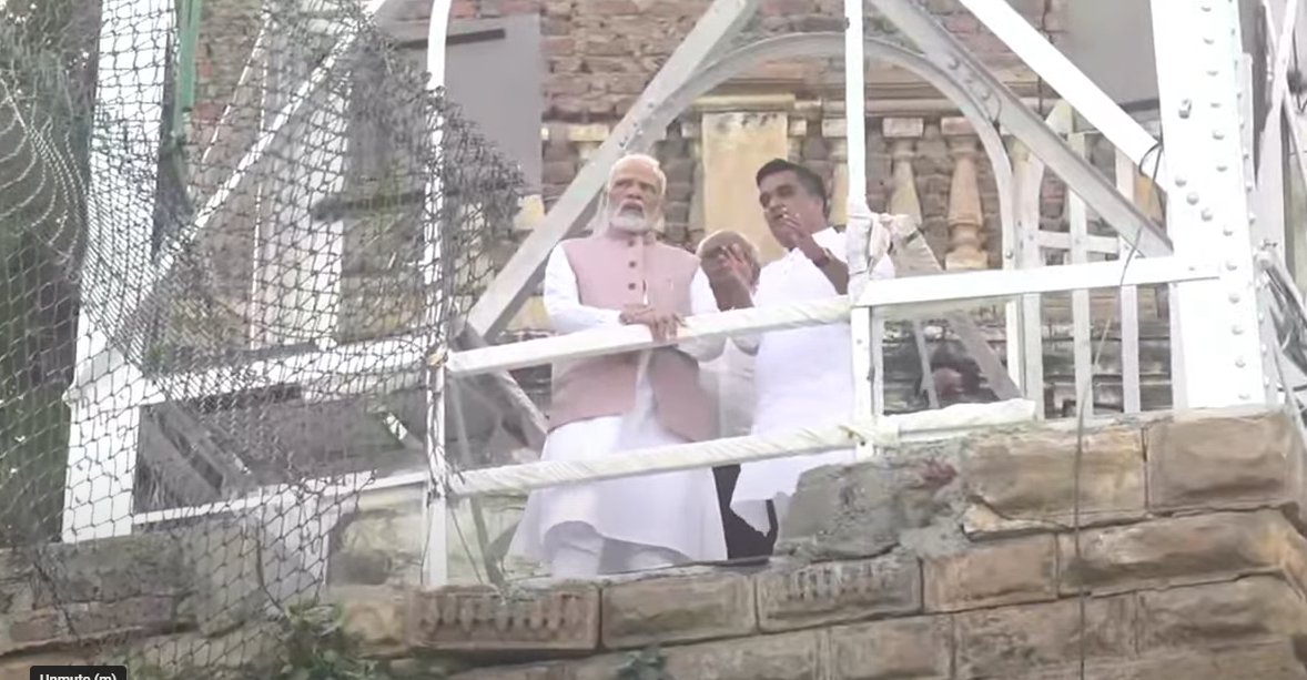 Prime Minister on the side of the victims! Prime Minister Modi reached Morbi: visited the incident site, interacted with the injured