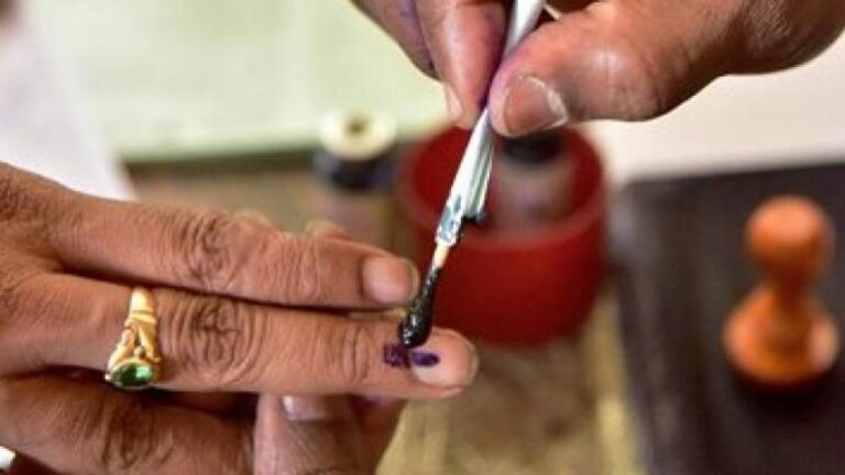 Gujarat Election 2022: The campaign for the first phase of the Gujarat assembly elections has come down