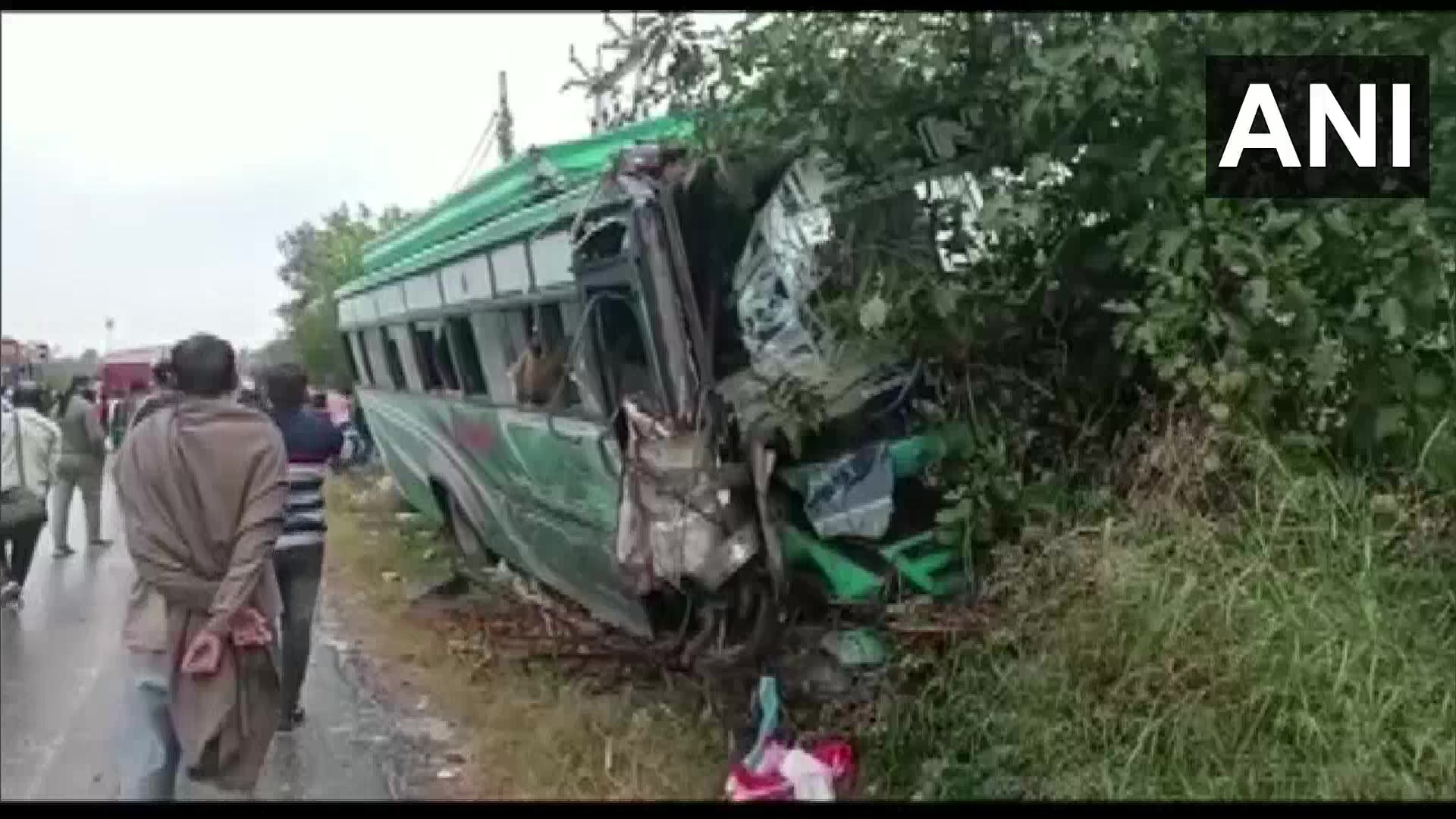 Big accident in Jammu and Kashmir: 3 killed, 17 injured in bus collision on Pathankot highway