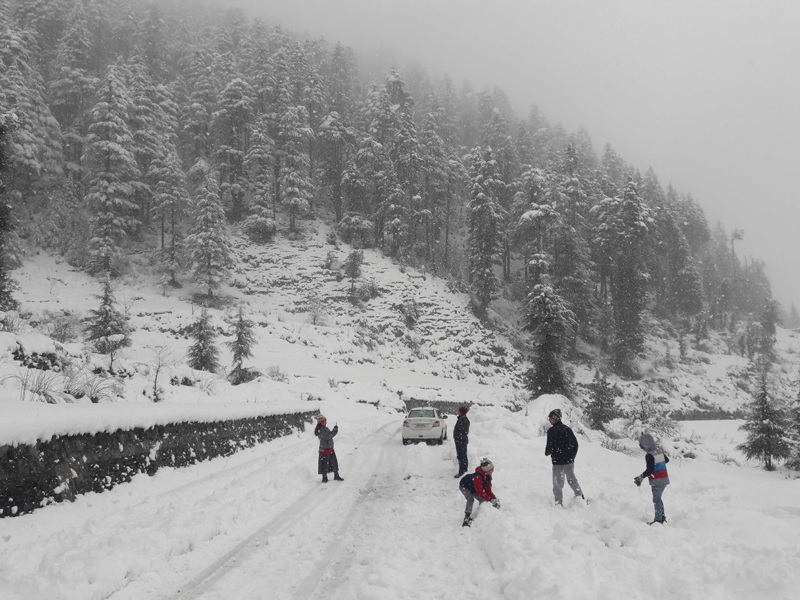 Snowfall in Himachal, Uttarakhand will bring chill in the hilly state