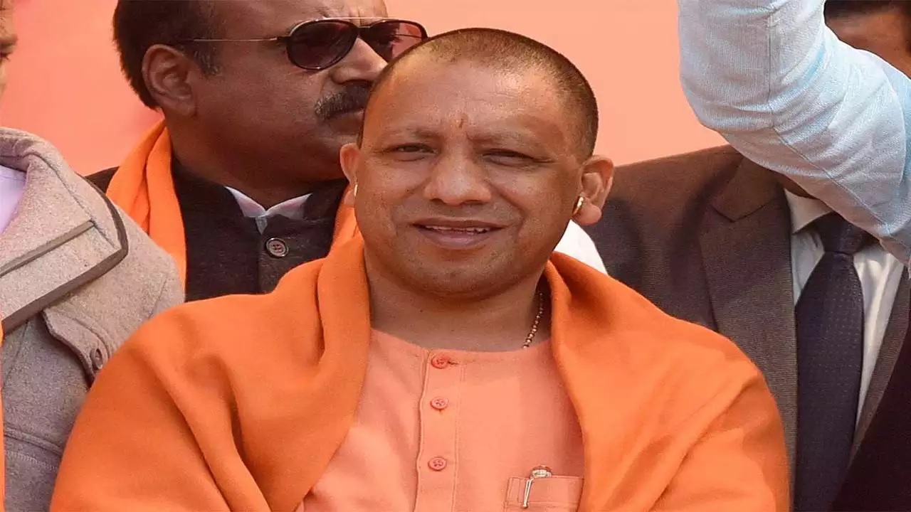 Yogi government's attack on the corrupt! Bribe-taking deputy SP made direct constable