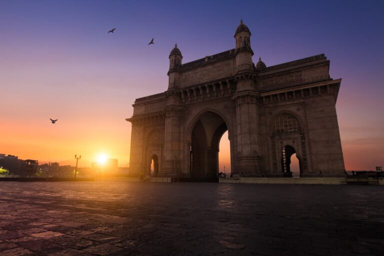 far-from-the-winter-of-delhi-ring-in-the-new-year-with-these-places-in-mumbai-this-time