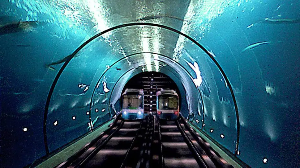the-train-will-pass-underwater-the-tunnel-is-ready-in-this-state-the-passengers-will-get-a-wonderful-experience