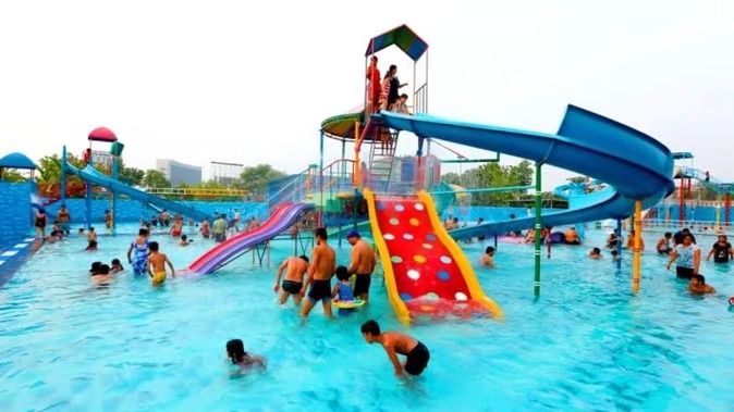 If you have not yet left for the New Year trip, then plan to visit these places for one day.