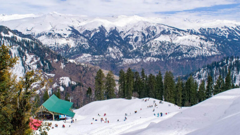visit-these-beautiful-places-to-enjoy-the-snowfall-on-new-year