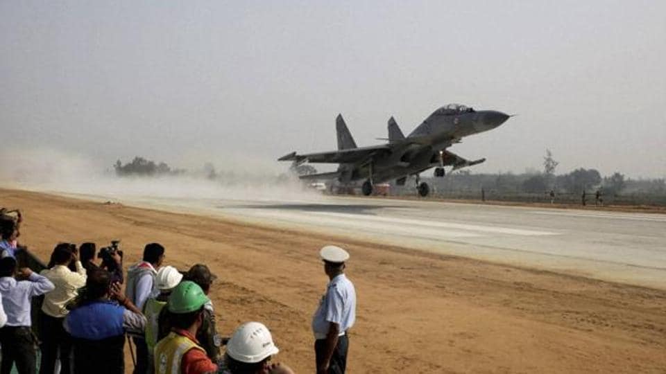 now-the-air-forces-fighter-aircraft-will-land-on-the-highway-after-successful-testing-of-the-emergency-landing-facility-on-nh-16