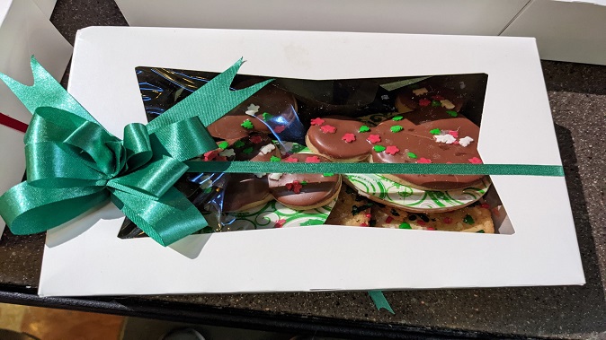 this-little-treat-from-disneyland-is-so-special-but-everyone-will-be-shocked-to-know-the-price