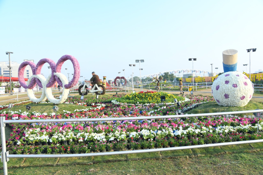 ahmedabad-flower-show-flower-show-inaugurated-by-chief-minister-bhupendra-patel-see-amazing-pictures-of-sculptures-made-of-flowers