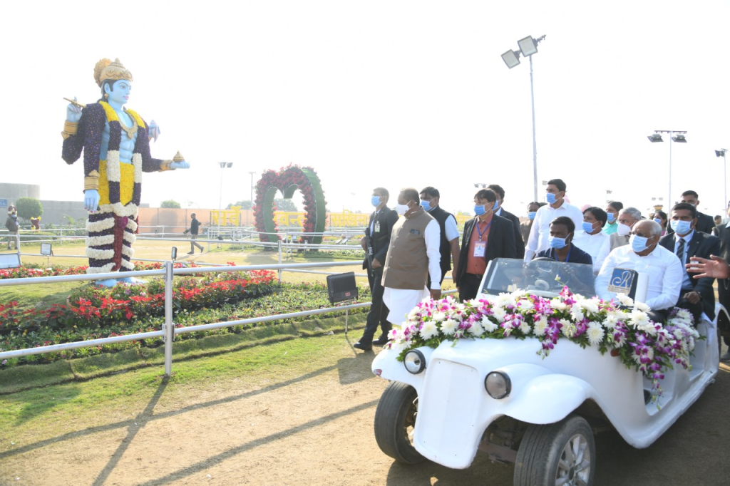 ahmedabad-flower-show-flower-show-inaugurated-by-chief-minister-bhupendra-patel-see-amazing-pictures-of-sculptures-made-of-flowers