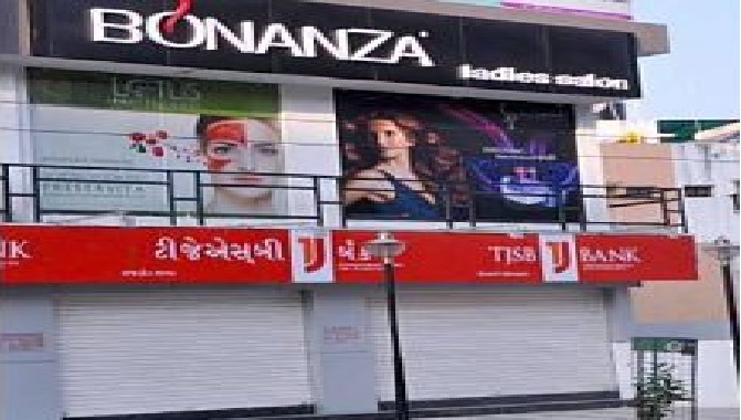 central-gst-team-raids-bonanza-beauty-salon-branches-across-state-including-rajkot