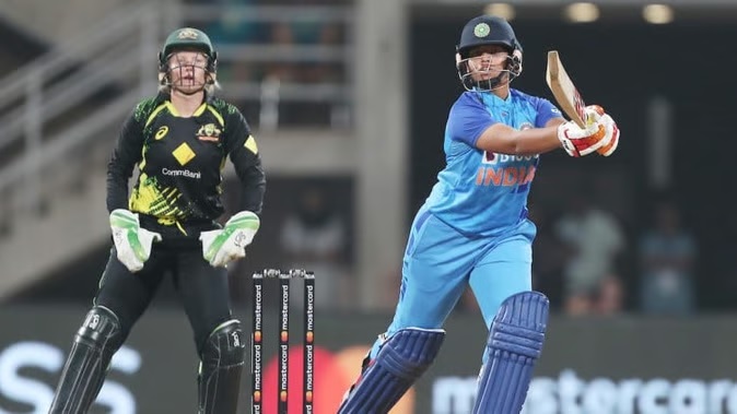 The Indian women's team beat Australia in the Super Over, leveling the five-match series 1-1