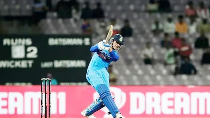 The Indian women's team beat Australia in the Super Over, leveling the five-match series 1-1