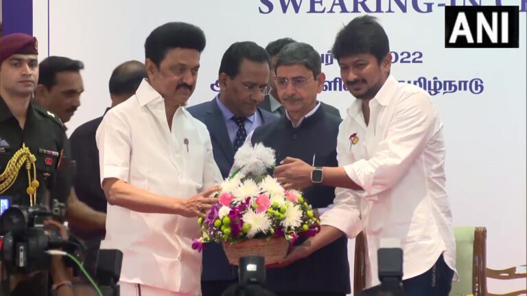 tamil-nadu-governor-ravi-administers-oath-to-udhayanidhi-stalin-father-mk-stalin-also-present