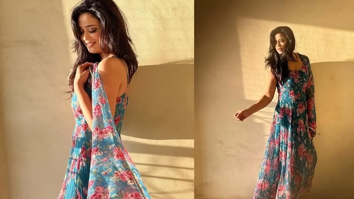 If you want to look young like this star, carry a traditional outfit in this style