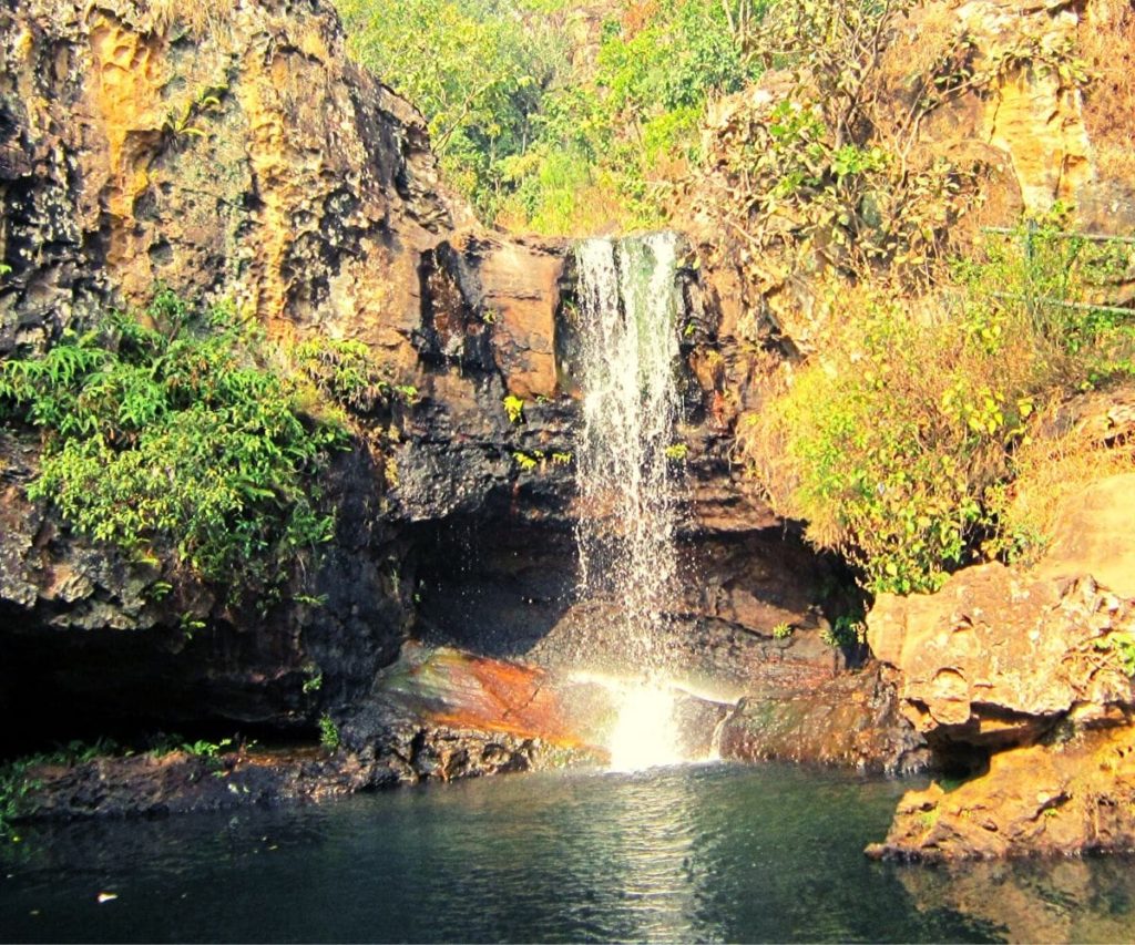 Pachmarhi means a place full of beautiful and magnificent views