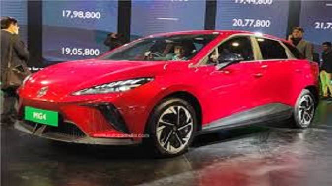 Auto Expo 2023: MG 4 electric hatchback launched, car equipped with ADAS technology offers a range of up to 452 km