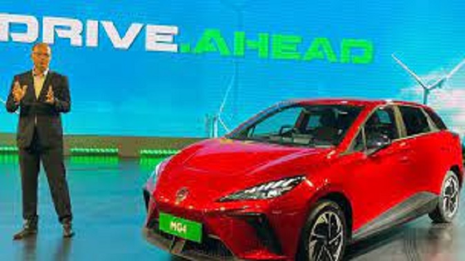 Auto Expo 2023: MG 4 electric hatchback launched, car equipped with ADAS technology offers a range of up to 452 km