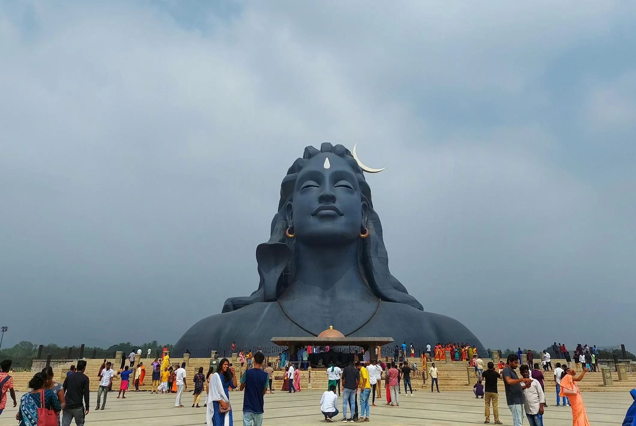 CM Bomai also participated in the unveiling of the 112 feet tall statue of Adiyogi Shiva.