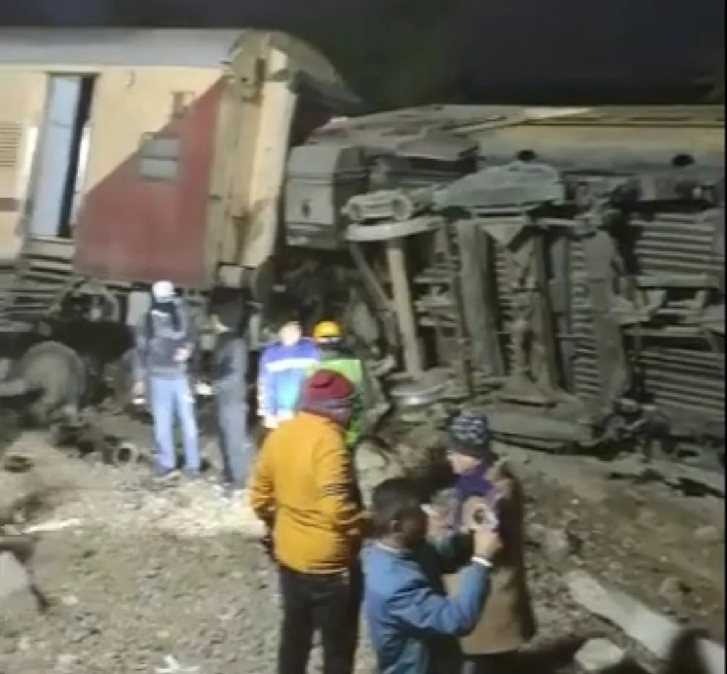train-accident-in-pali-rajasthan-8-coaches-of-suryanagari-express-derailed-3-overturned-many-injured