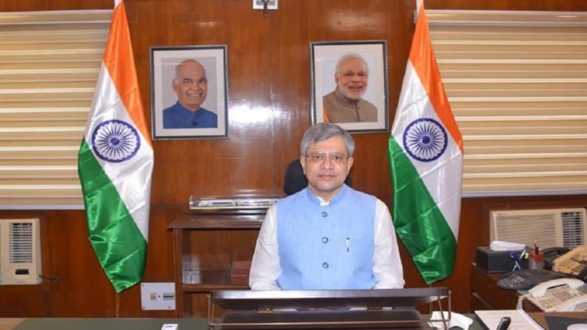 After the Pali train accident, the Railway Minister reached the scene and immediately executed this order