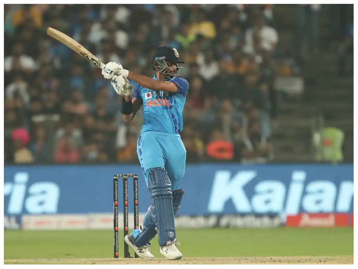 Akshar set a record by batting at number seven, leaving behind Jadeja-Karthik and Dhoni in this regard