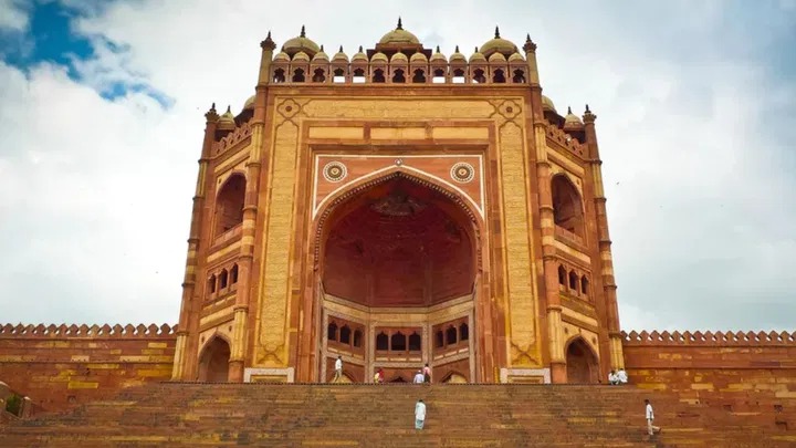 Historical gateways will be found not only in Mumbai but also in these parts of the country