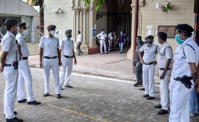 In a major operation by the Kolkata Police, two suspected ISIS terrorists were arrested from Howrah