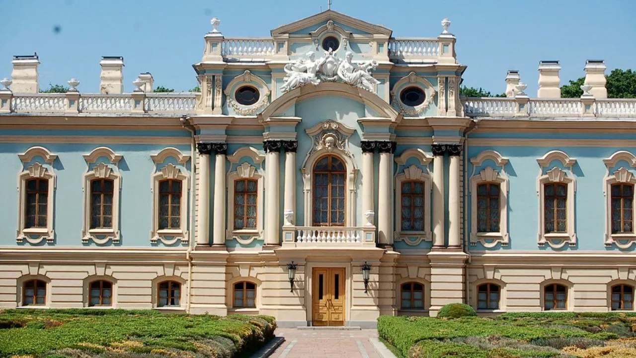 The shooting of the song Natu-Natu took place at the house of the President of Ukraine, once famous for traveling