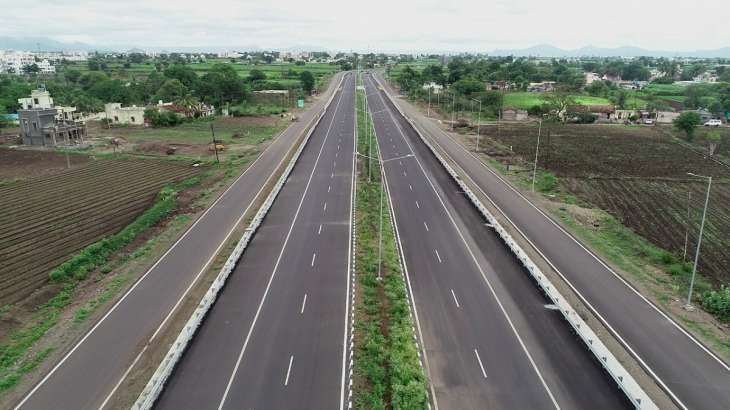 Ready to give more opportunities to the private sector in road construction, the government may reduce its stake in the hybrid model