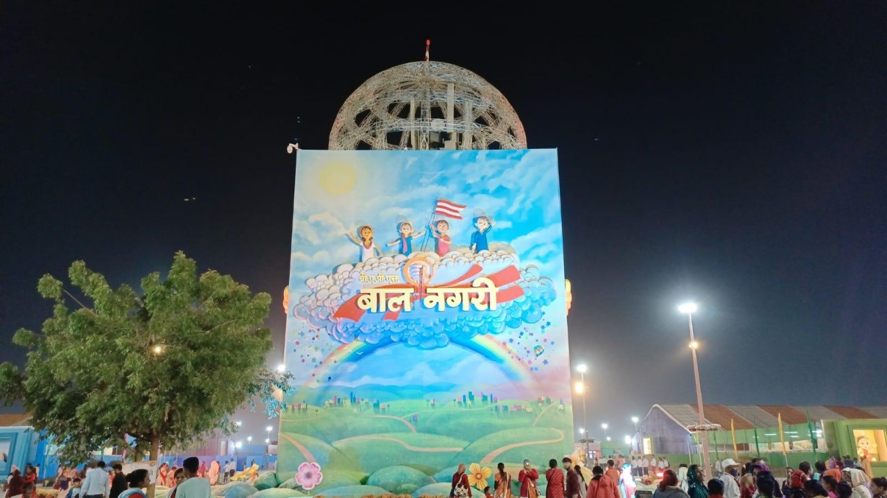 Special arrangements made in the Pramukh Swami Maharaj Shatabdi Mohotsav, technology is being used in an excellent way